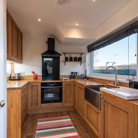 Port View House 3-Bedroom Self Catering Family Home With Garden Near Cardiff Exterior foto